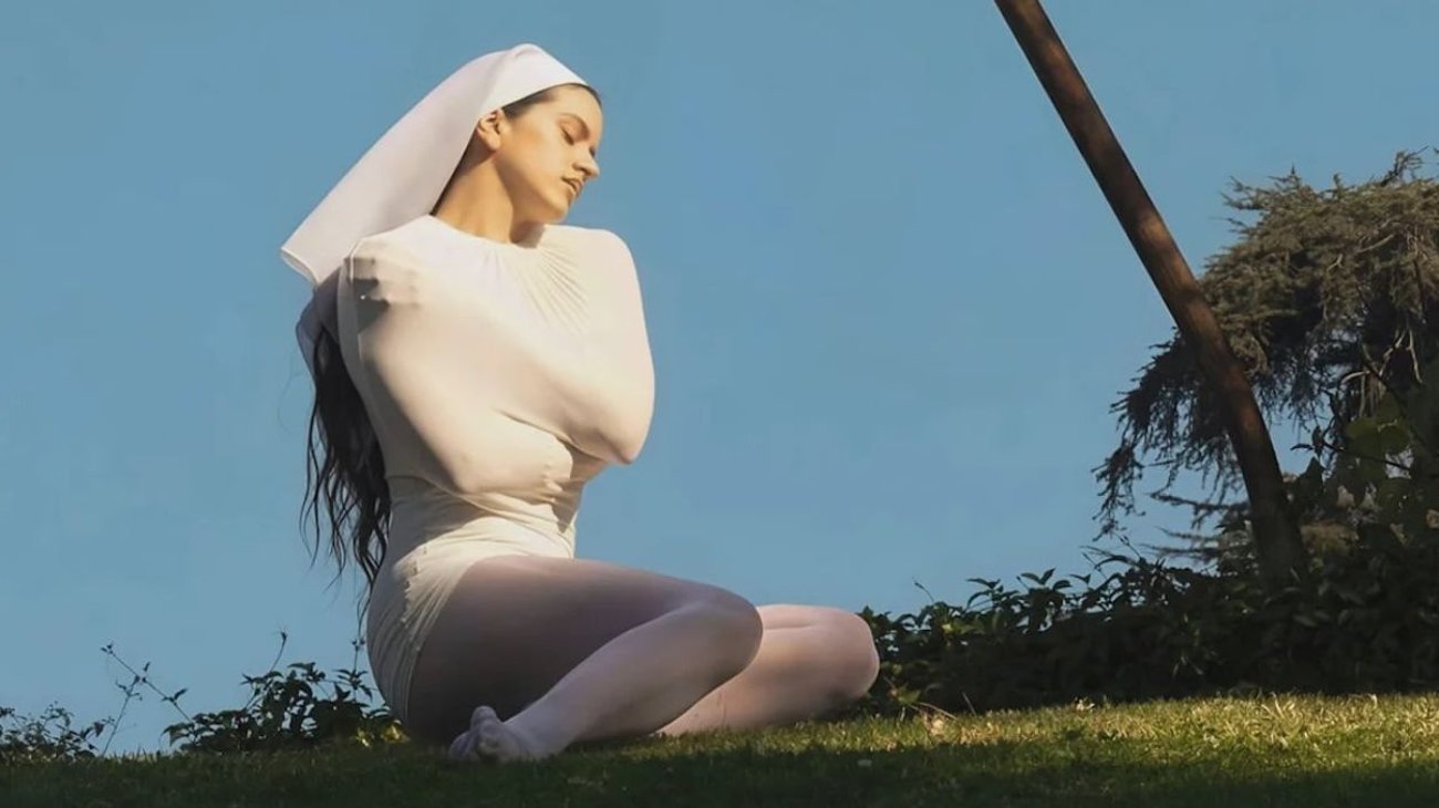 rosalia_lux_arena_monterrey_77a6d4f6a3