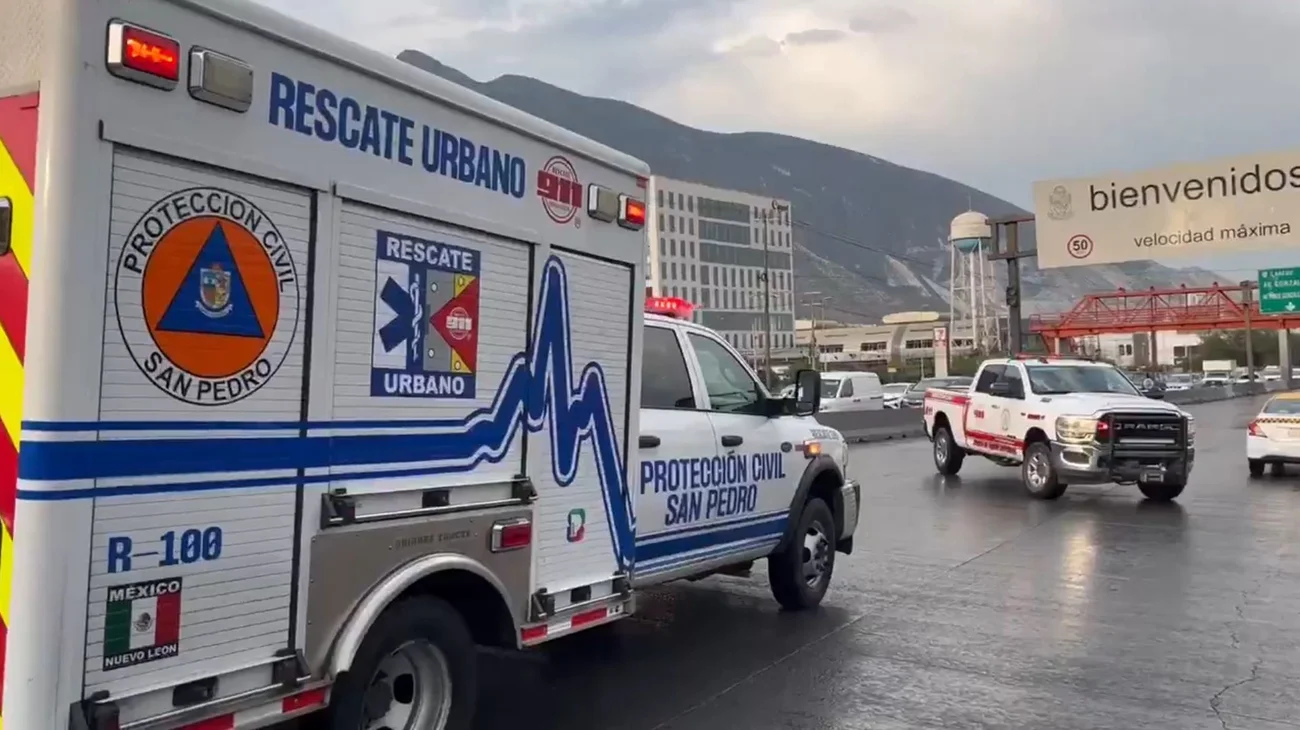 Reportan carambola en boulevard Diaz Ordaz, cierran circulación