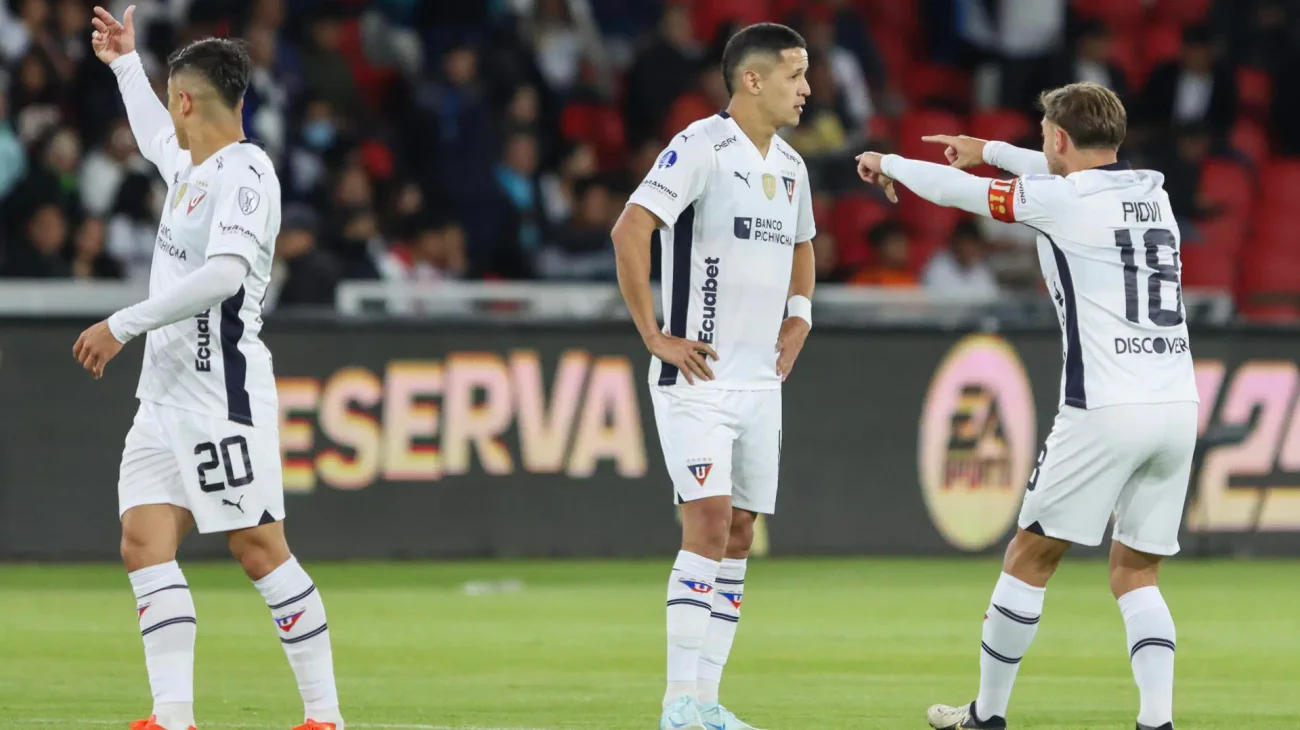 FIFA sanciona a Liga sin poder fichar y el club prevé solventarlo