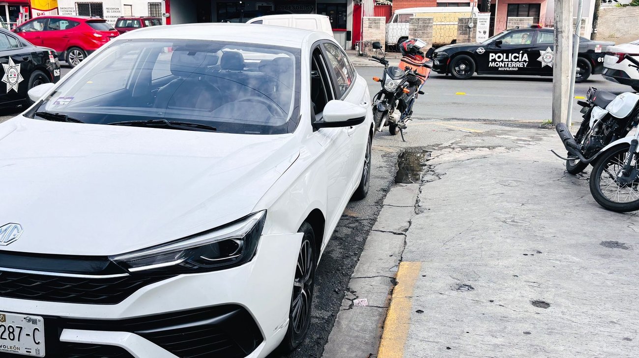 Motociclista resulta lesionado tras choque en Chapultepec