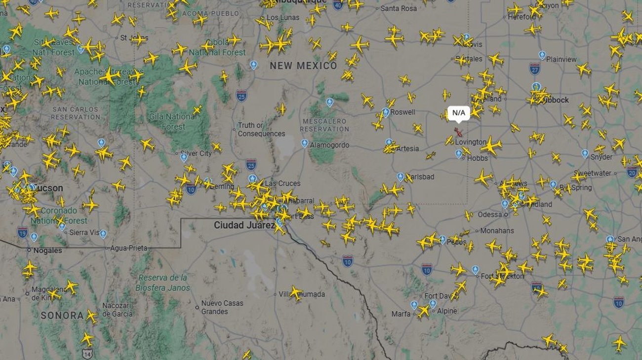 Cierre de espacio aéreo en El Paso crea confusión en México