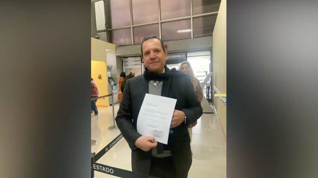 Presenta Rubén Zaragoza registro para Fiscal Anticorrupción