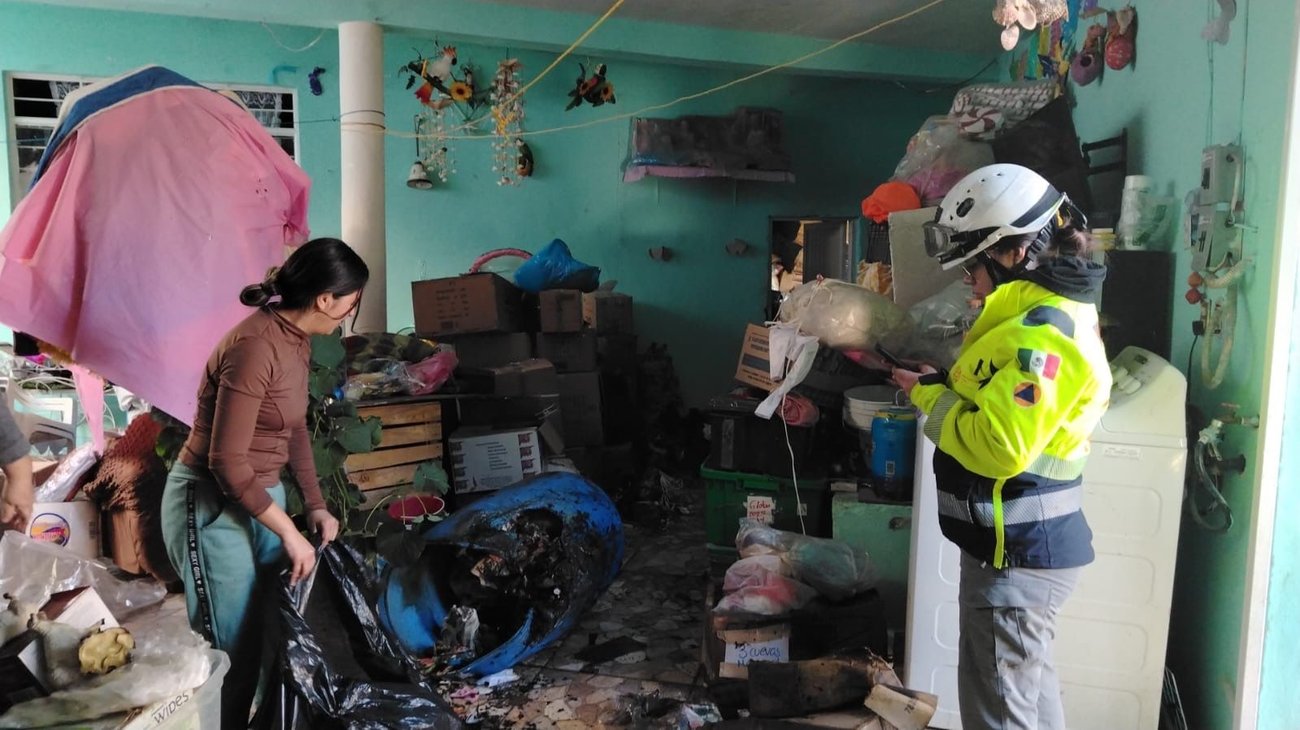 Incendio moviliza a bomberos en la colonia 16 de Septiembre