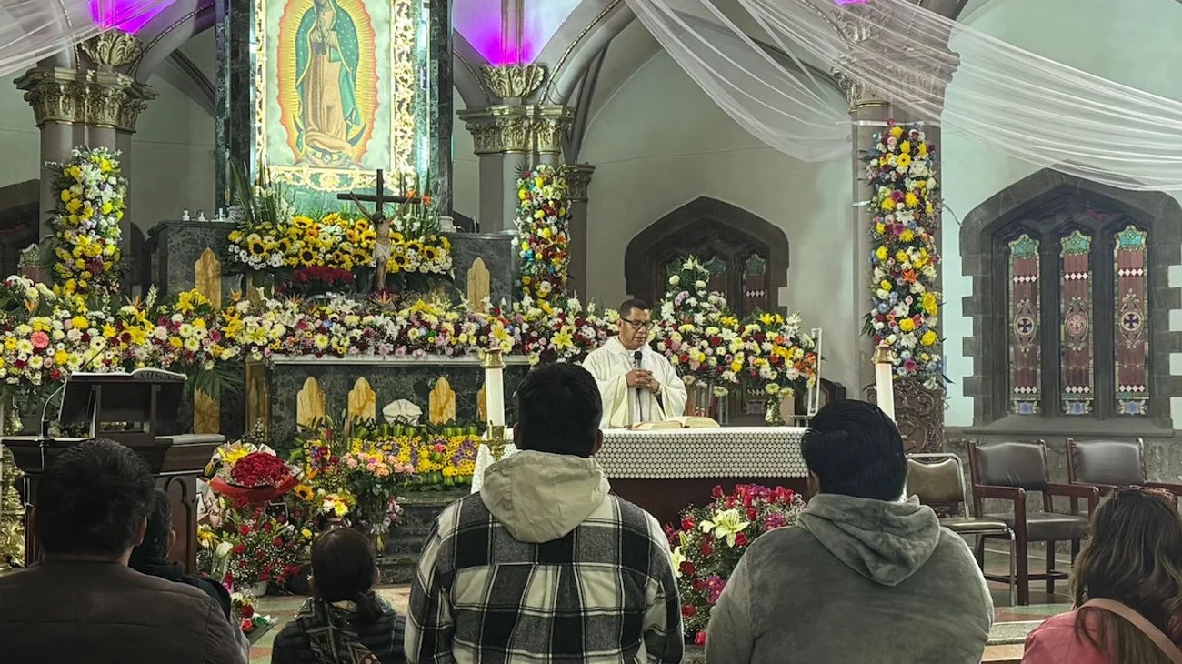 Celebran fieles en Saltillo a la Virgen de Guadalupe