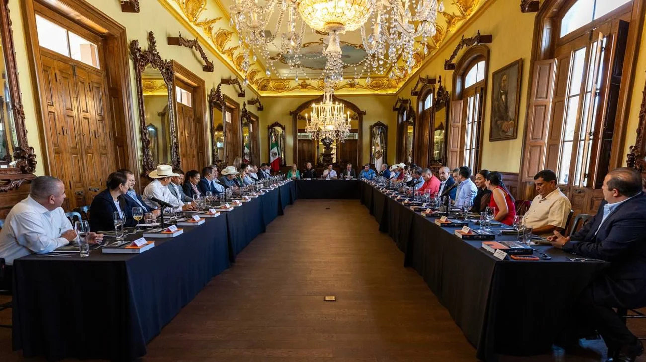 Samuel García sostiene reunión con alcaldes rurales