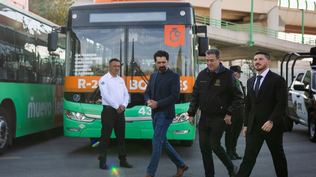 samuel_garcia_entrega_camiones_ruta_226_317b29f03d