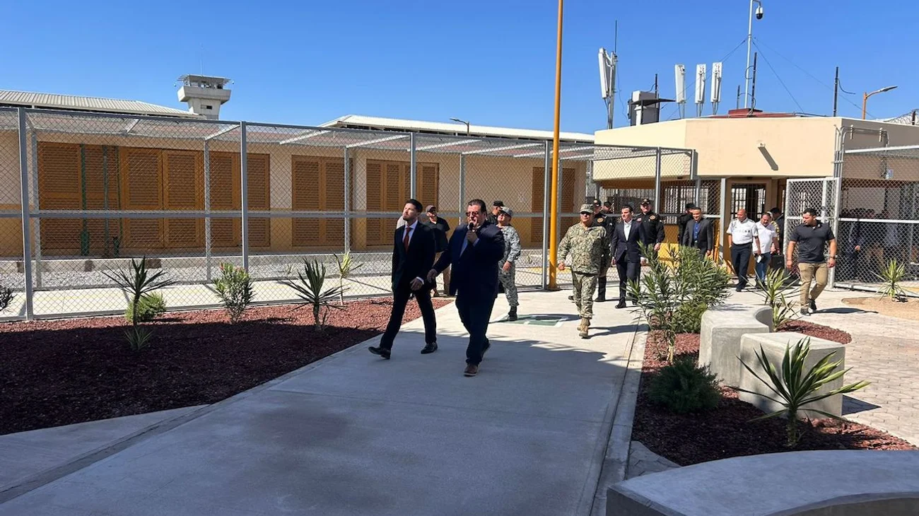 Anuncia Samuel inversión de mil 500 mdp para Ceresos