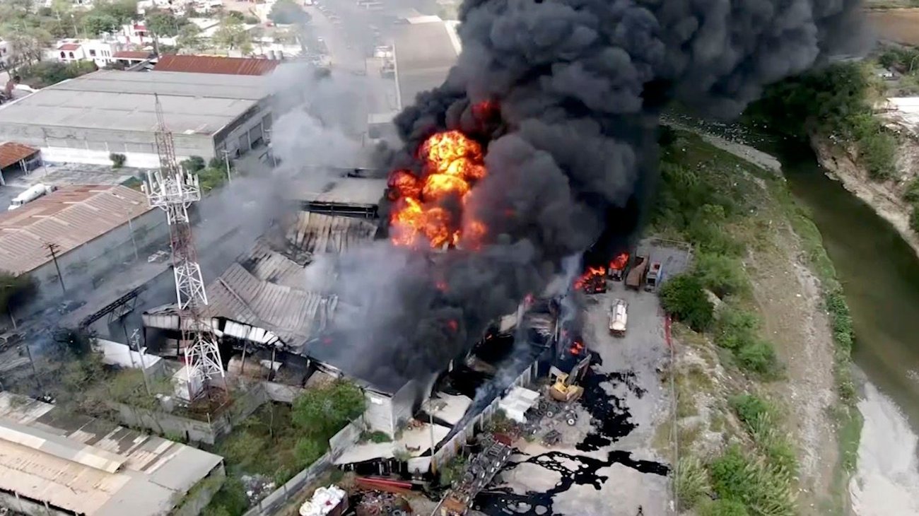 Sanciona División Ambiental a empresa por incendio en Escobedo