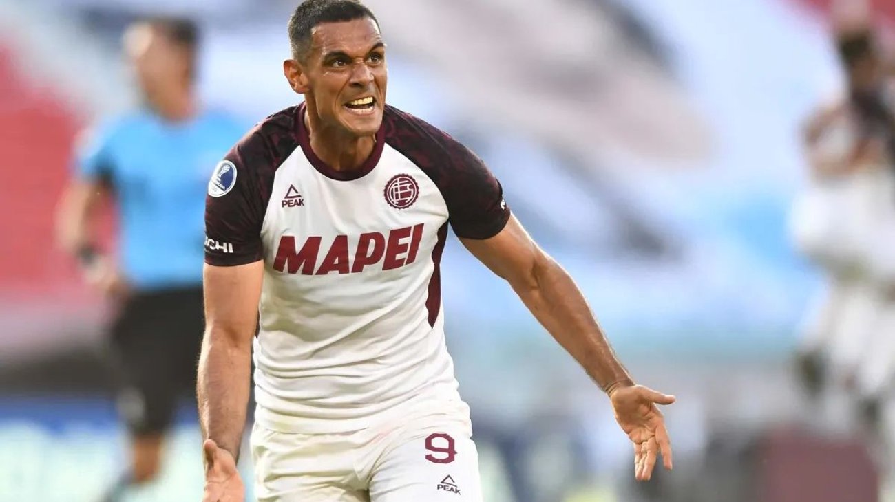 Argentino José Sand renueva con Lanús a sus 43 años