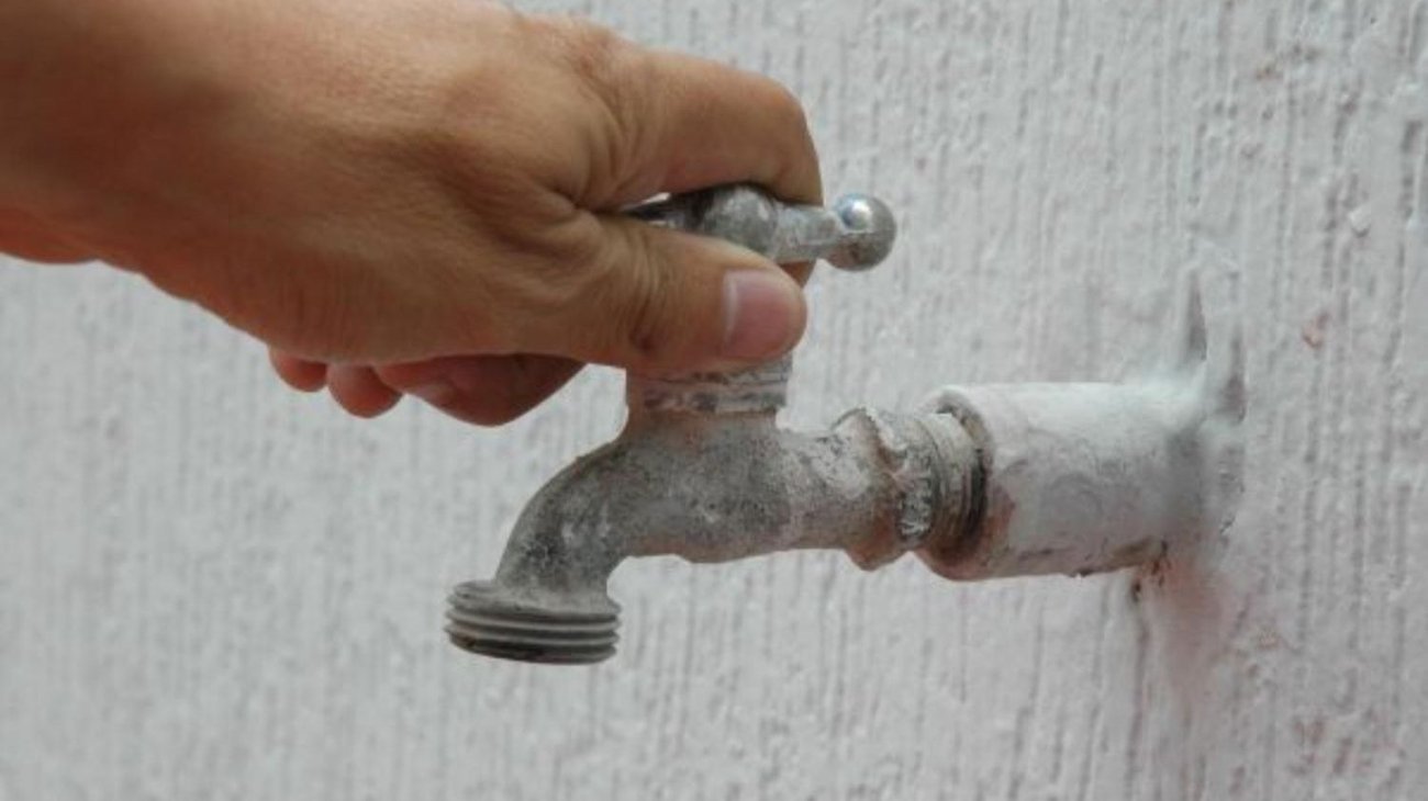 Lluvia y ventarrones dejan sin luz y agua a Santa Catarina