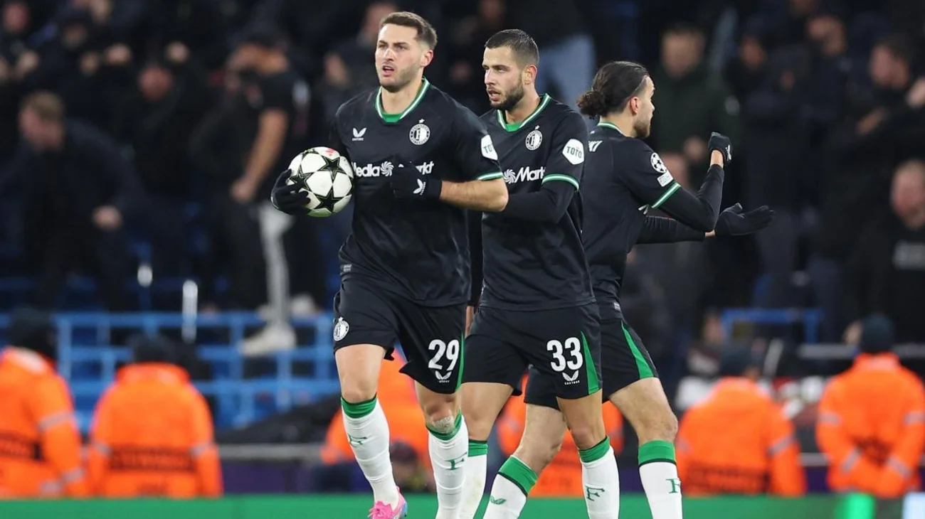 Santiago Giménez regresa en gran forma y anota en Champions