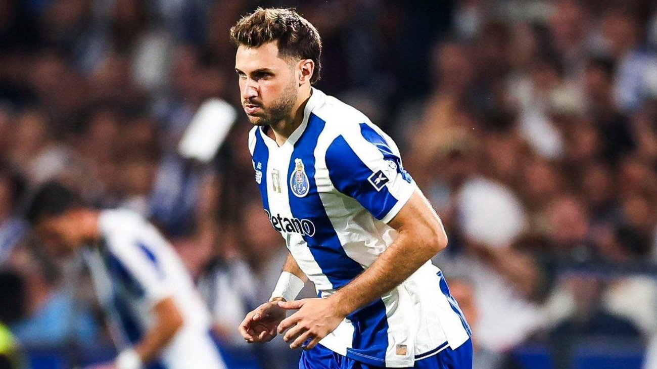 Santiago Giménez busca minutos y goles con el Porto