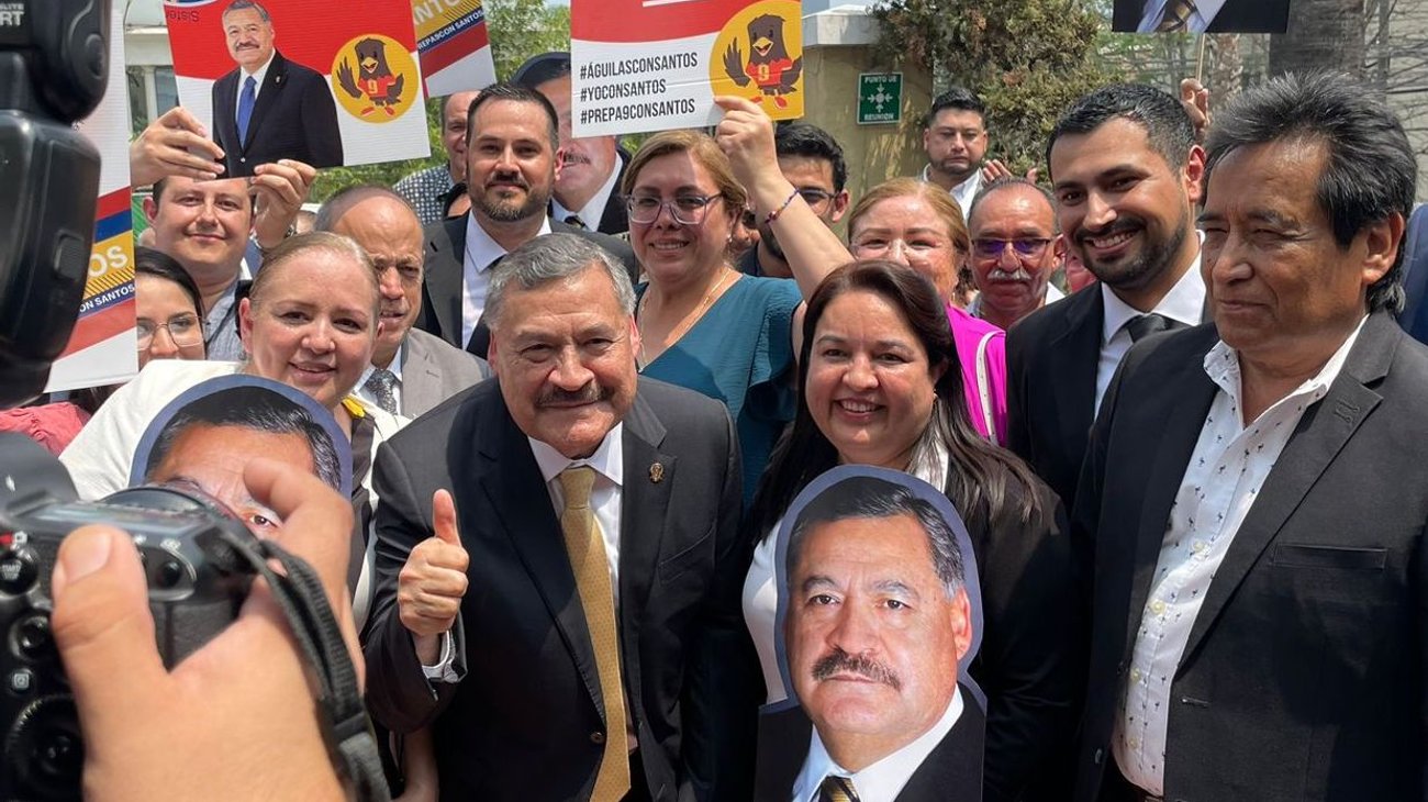 Se registra Santos Guzmán para reelegirse en la UANL