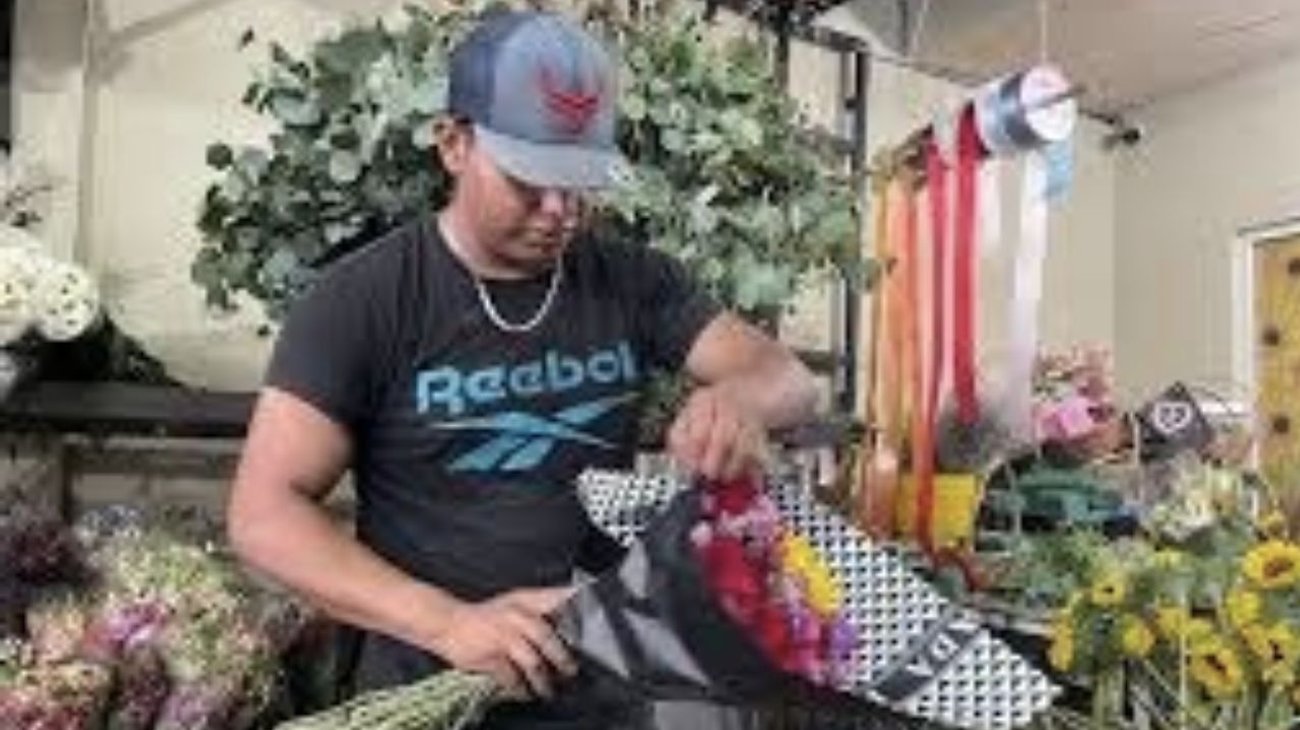 Se alistan florerías para el Día de las Madres