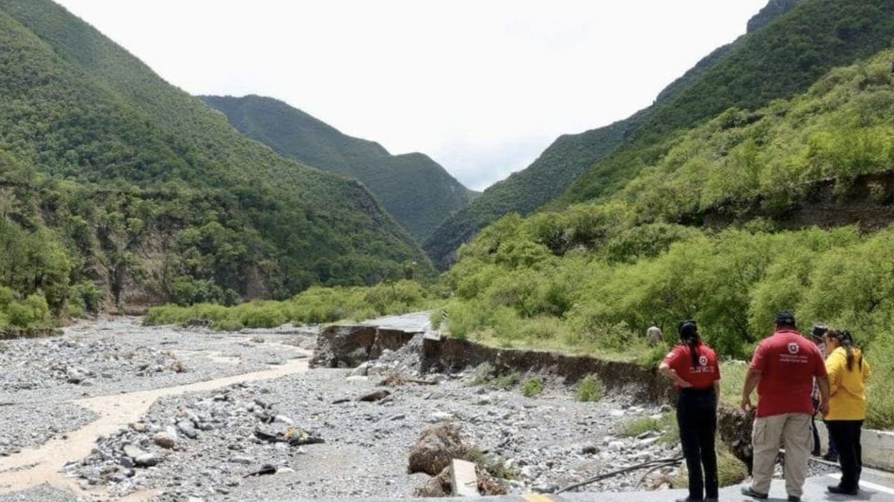 Se desgaja carretera San Roberto que lleva a Iturbide