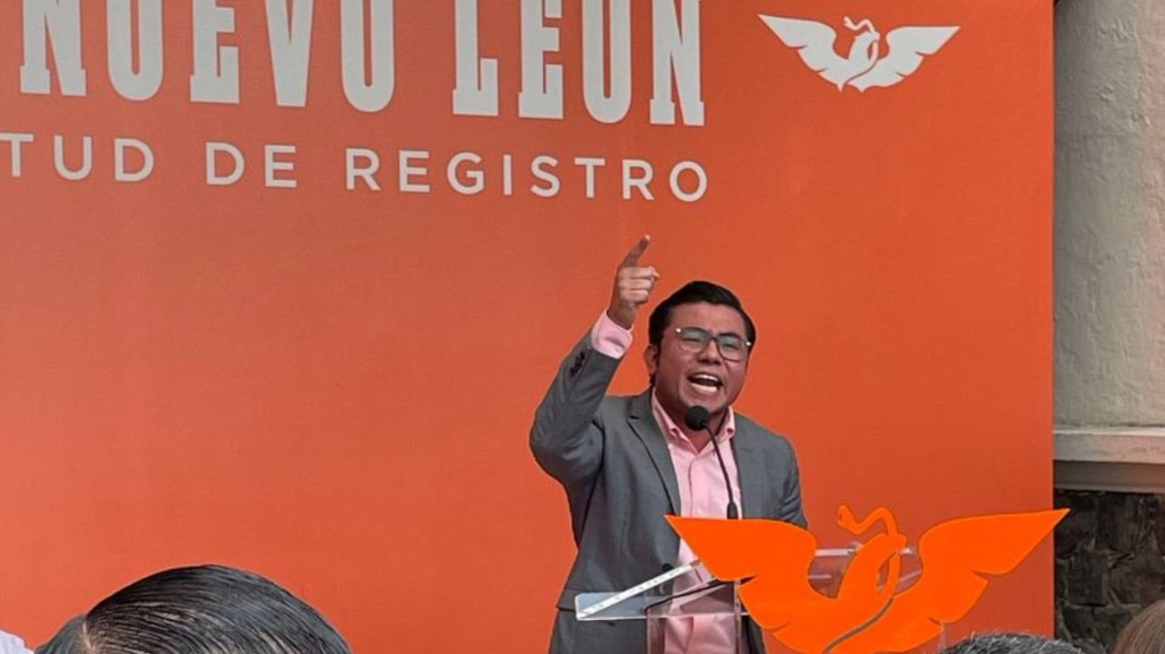 Se registra Félix Arratia por Juárez; acusa espionaje