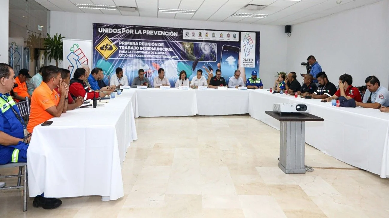 Alcaldes preparan acciones para temporada de ciclones