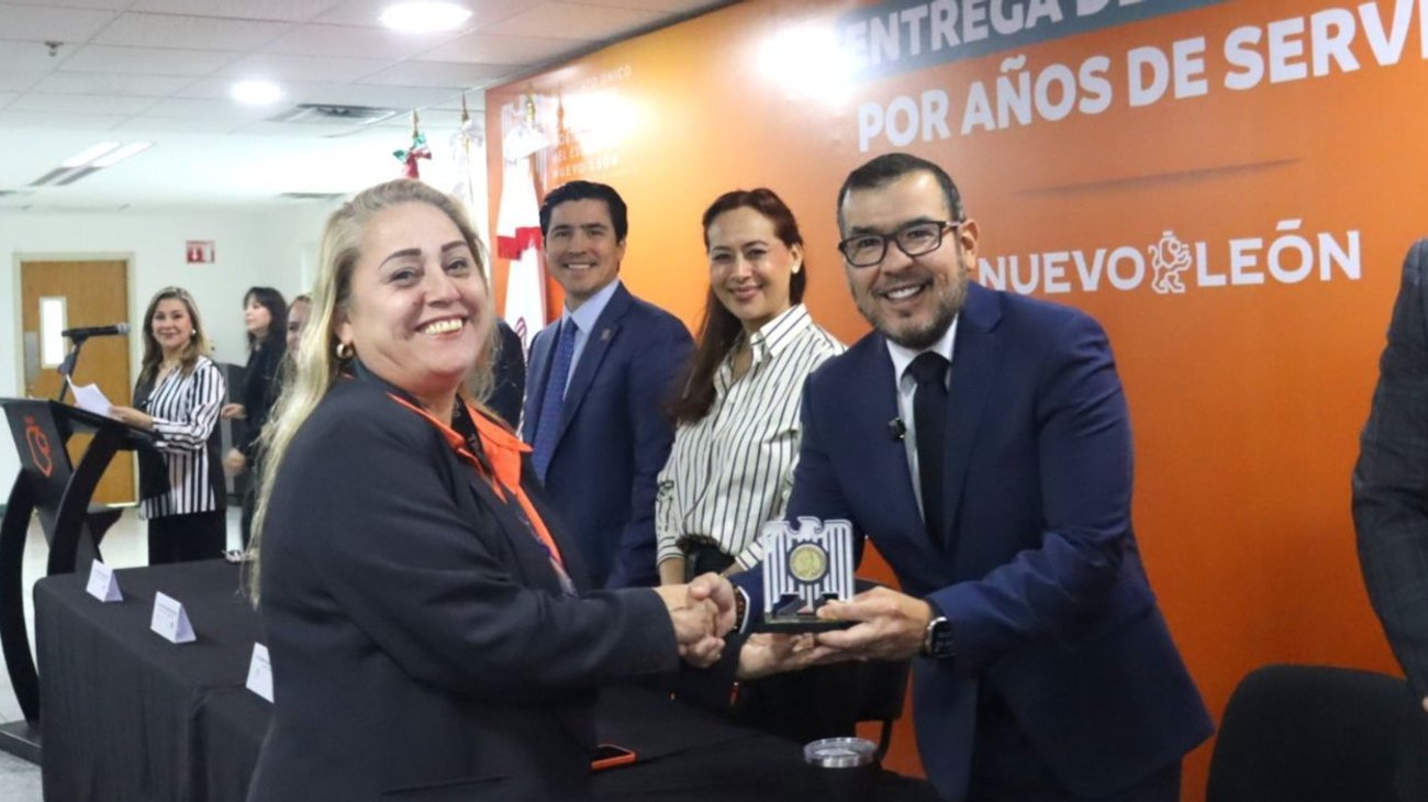 secretario_trabajo_reconoce_servidores_publicos_5ad64be93c