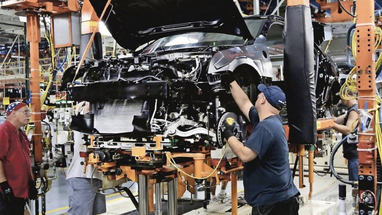 Amenaza sector motor de EUA que haría huelga con fabricantes