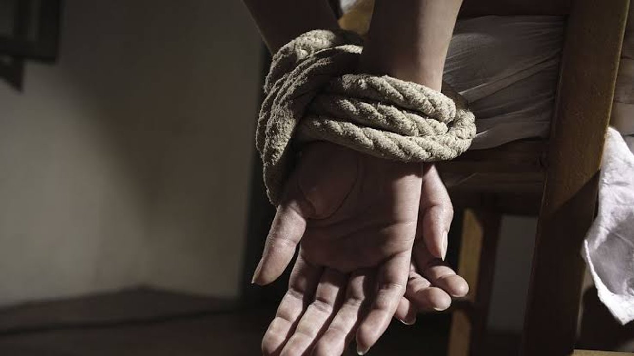 Finge su secuestro para sacarle dinero a su madre y va a prisión