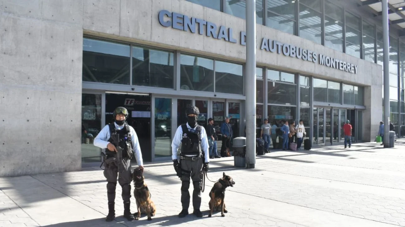 Refuerza Policía de Monterrey vigilancia en central de autobuses
