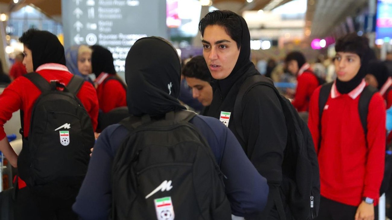 Selección femenina de Irán viaja a Omán tras polémica Copa Asia