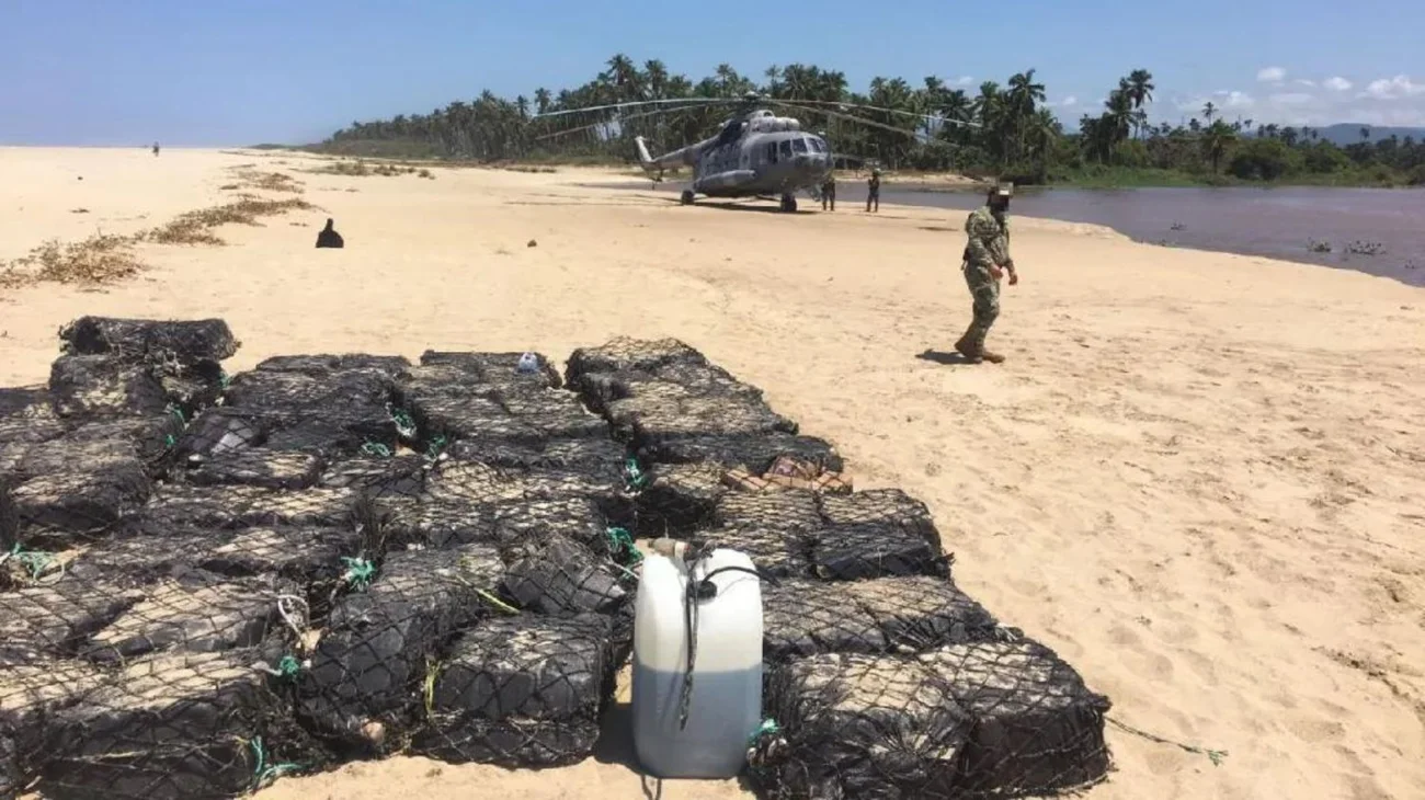 Semar asegura más de 2.4 toneladas de cocaína en Guerrero