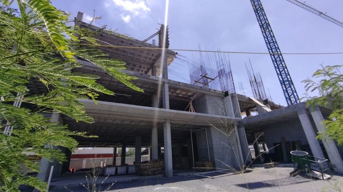 Tras retrasos, se ampara constructor de nuevo Semefo