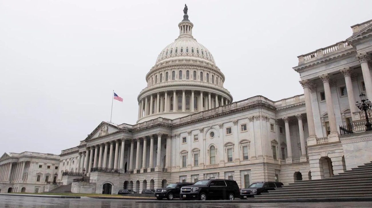 Prevén cierre de Gobierno de EUA tras pausa de paquete financiero