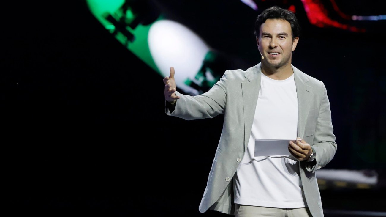 Sheinbaum felicita a 'Checo' Pérez por su llegada a Cadillac