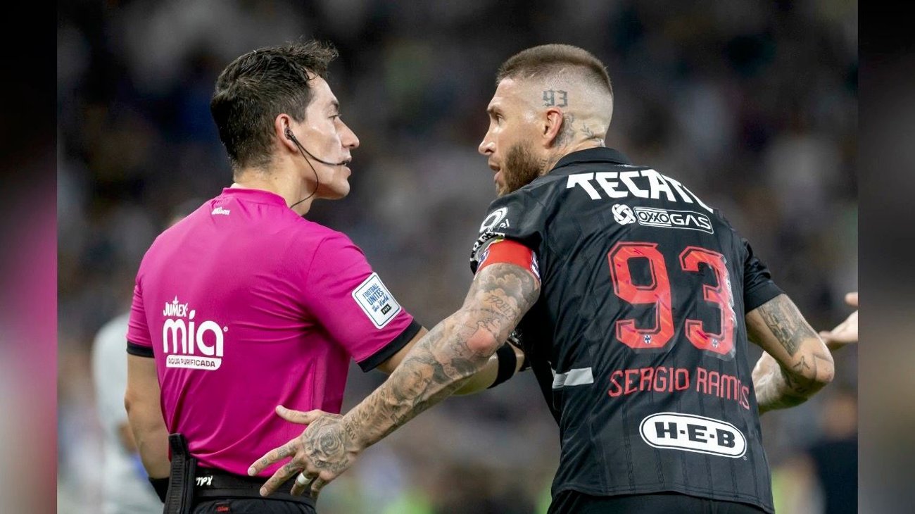 Critica Sergio Ramos al arbitraje en redes sociales; recibe multa