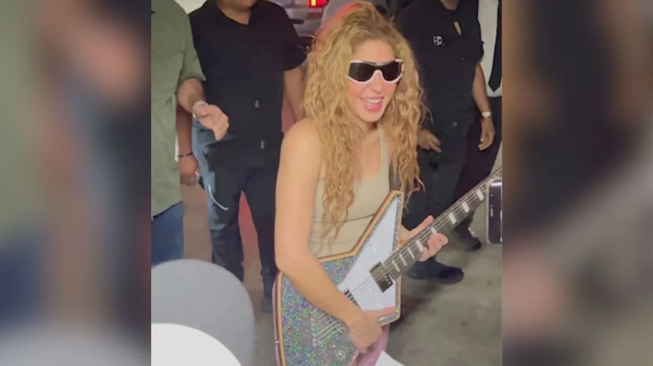 shakira_guitarra_4e3ef8629b