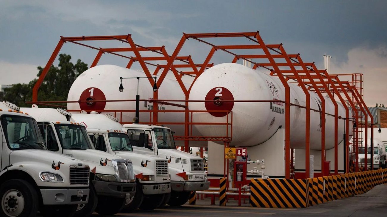 Presenta Presidencia nuevas normas para transporte de gas LP
