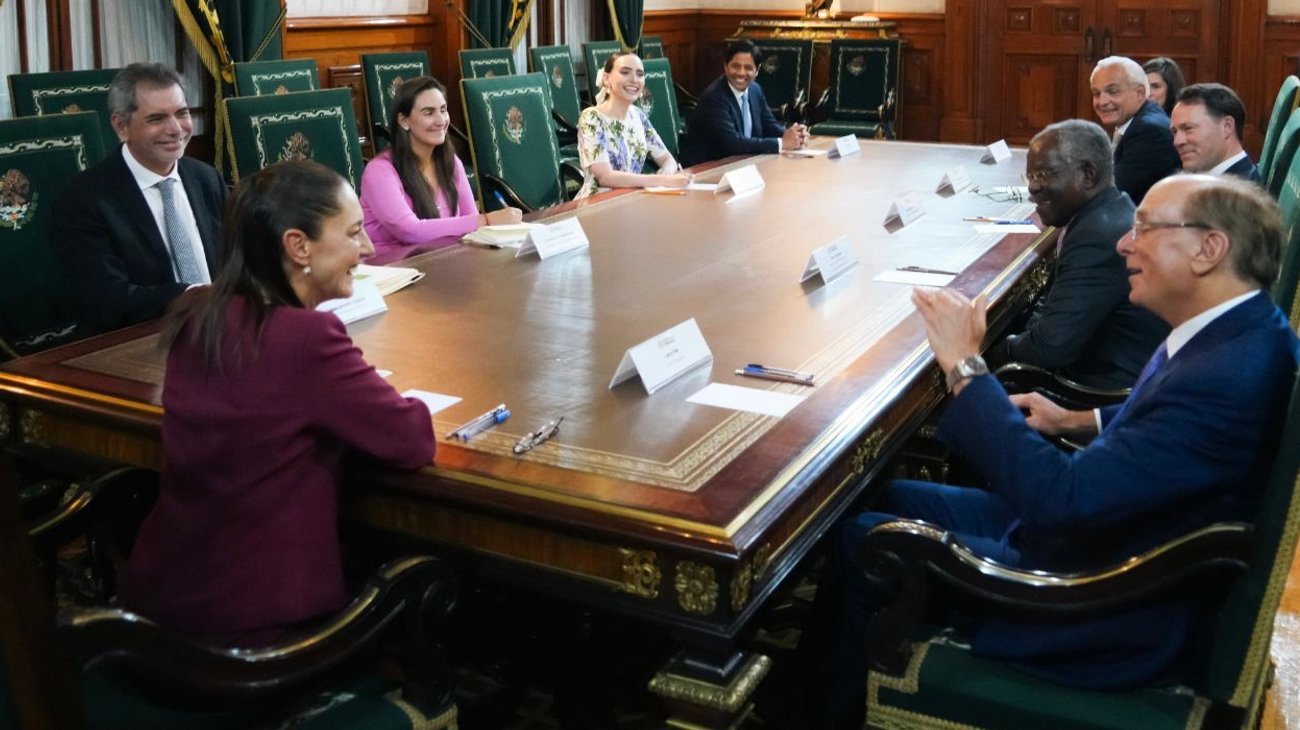 sheinbaum_reunion_bank_4d0ea86be9