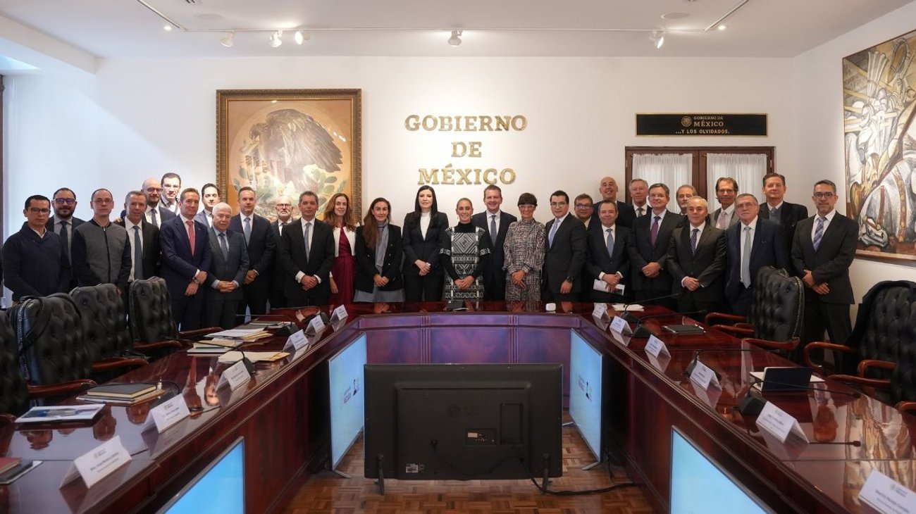 sheinbaum_reunion_banqueros_b8385ce19c