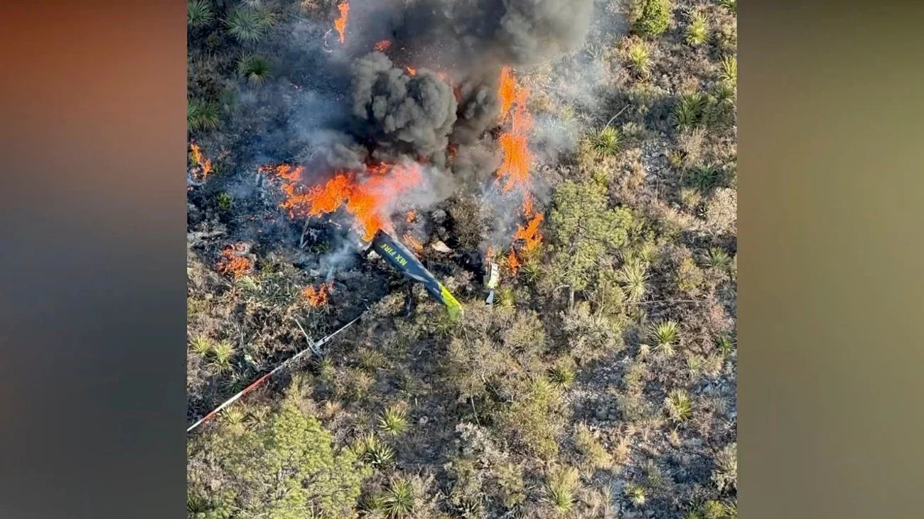 Se desploma helicóptero en zona de incendio en sierra de Arteaga