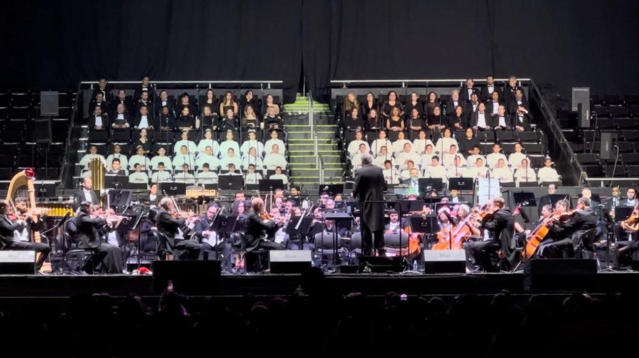 Triunfa orquesta sinfónica de la UANL en la Arena Monterrey 