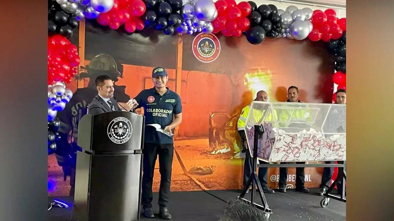 Celebra Bomberos Nuevo León su sorteo; reparten 5 mdp