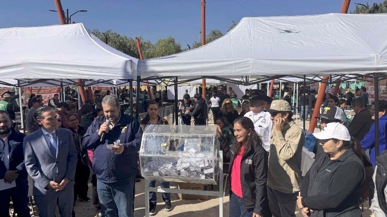 Reconoce Ramos Arizpe a contribuyentes cumplidos