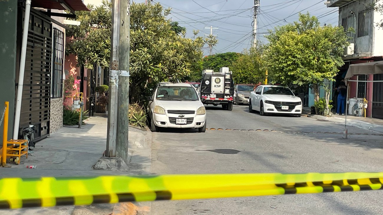 Asesinan a balazos a un hombre en plaza de Apodaca