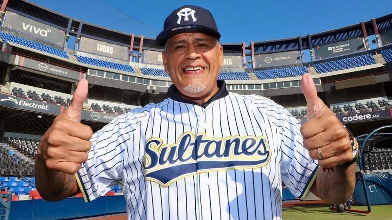 Presenta Sultanes a Henry Blanco como nuevo mánager