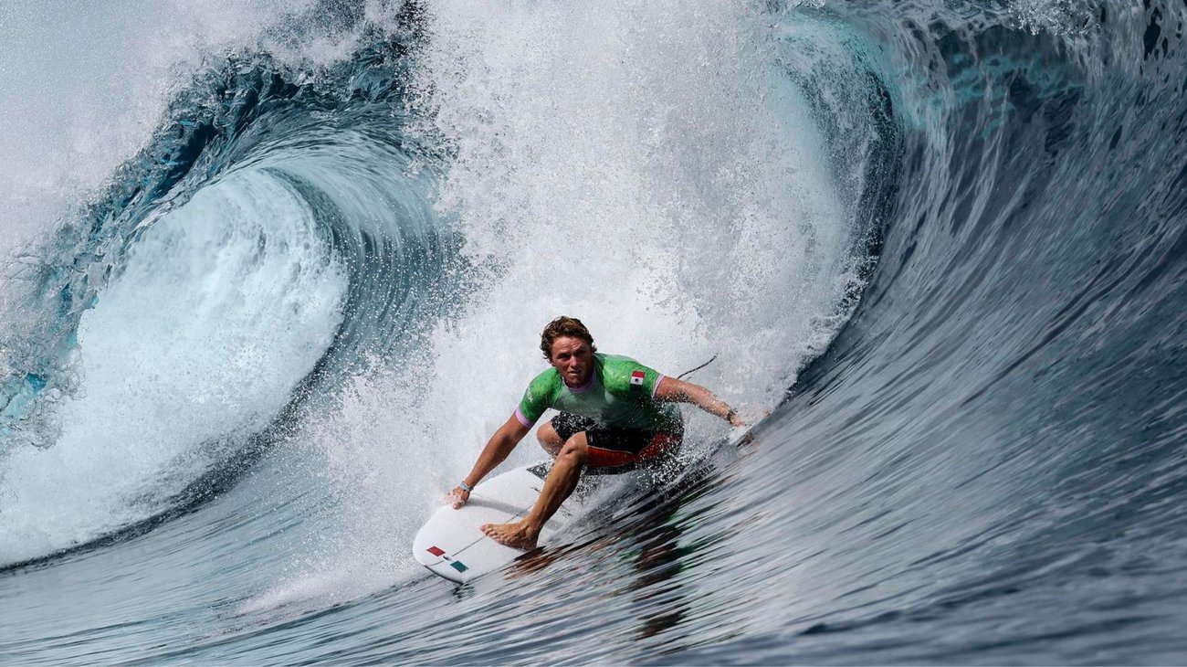 Surfista mexicano destaca en Juegos Olímpicos de París
