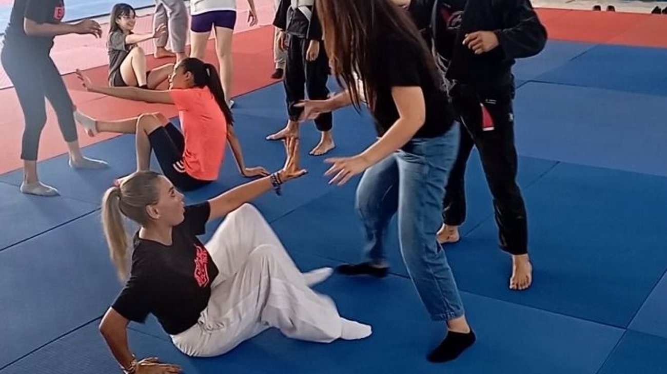 Inicia UAT taller para mujeres en defensa personal 