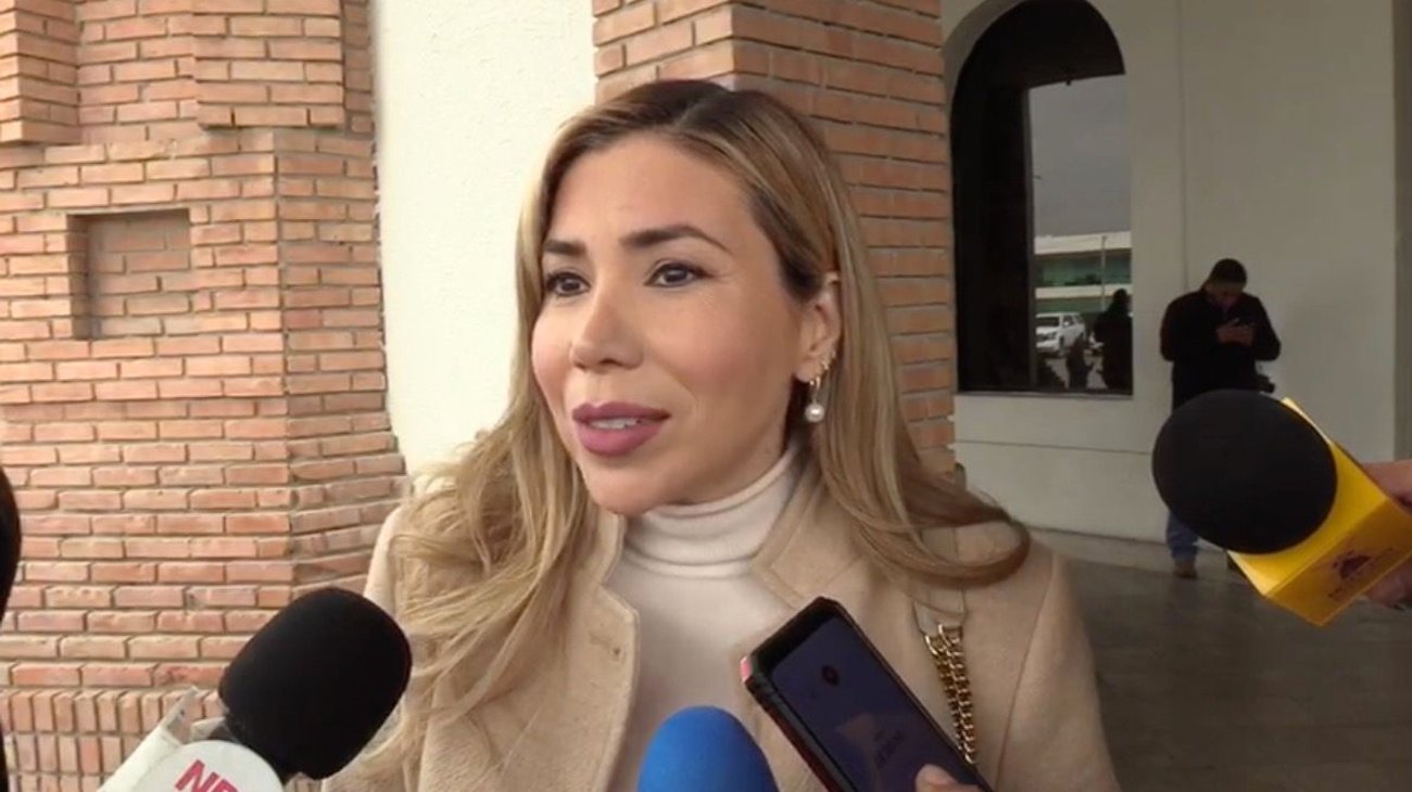 Vinculan a Tania Flores por ejercicio indebido de funciones