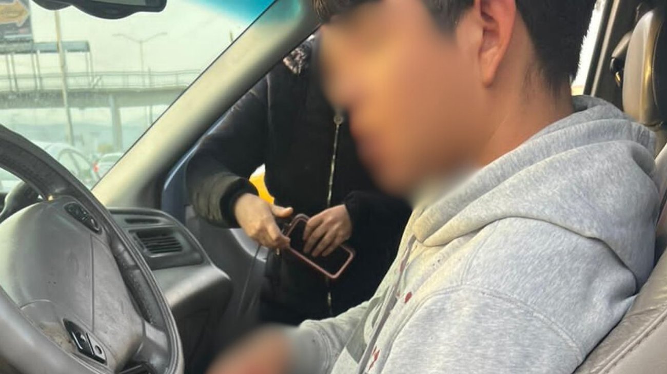 Golpean taxistas a joven en Central de Autobuses de Saltillo