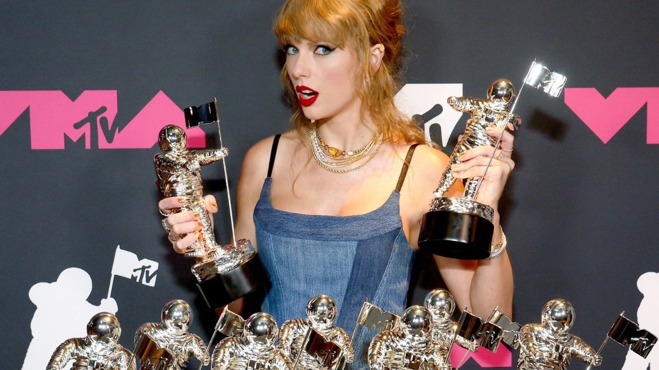 Taylor Swift triunfa en los MTV VMAs con 9 premios