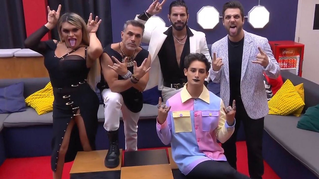 Team Infierno se vuelve a desnudar para cumplir promesa