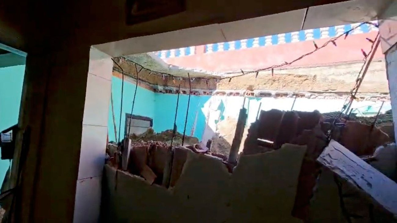 Se derrumba techo de vivienda en Hogares Ferrocarrileros