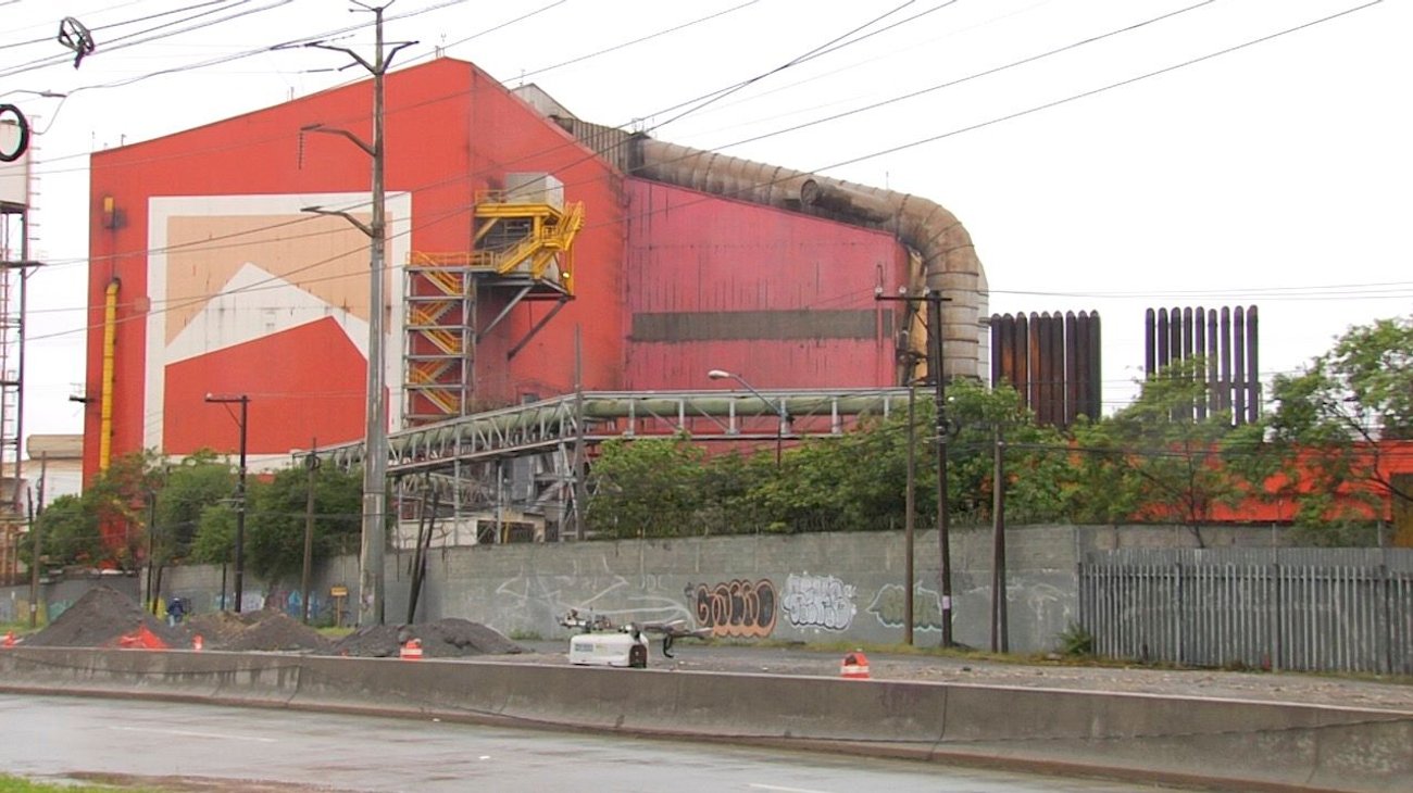 Piden analizar reubicación de Ternium por contaminar arroyo