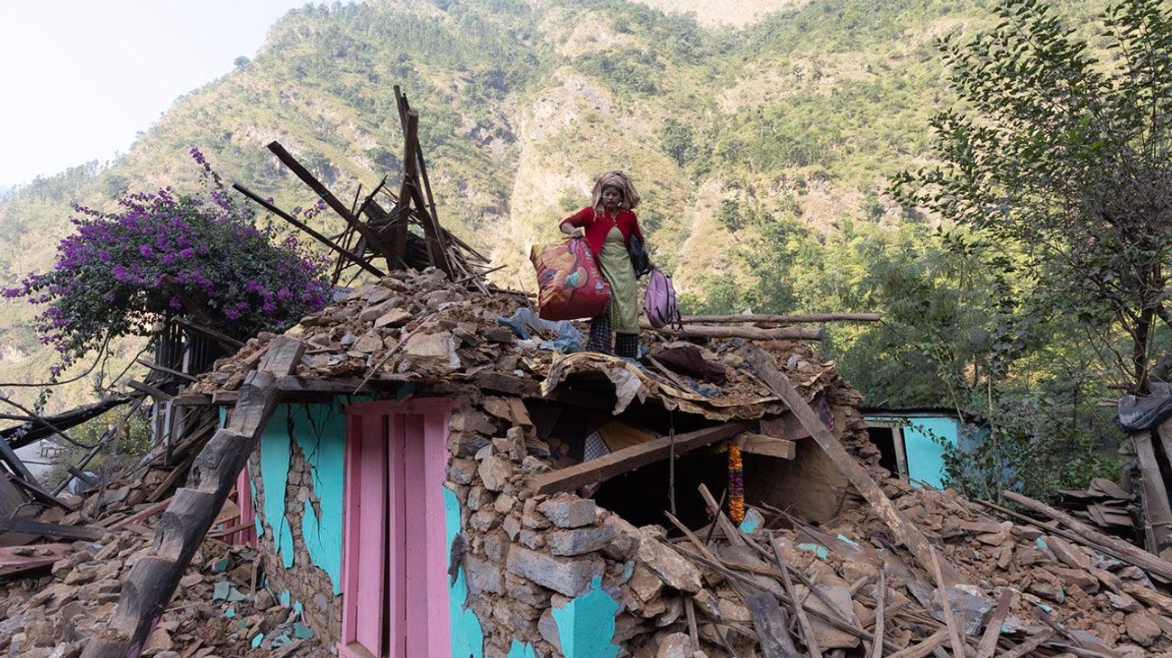 Nuevo terremoto de 5.3 sacude Nepal tras sismo del viernes